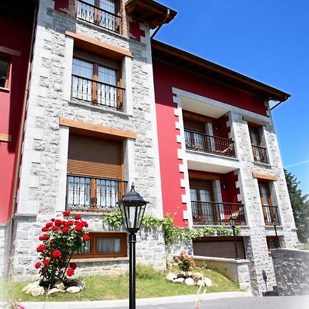 Apartamentos Rurales La Vina Cangas de Onis Exterior photo